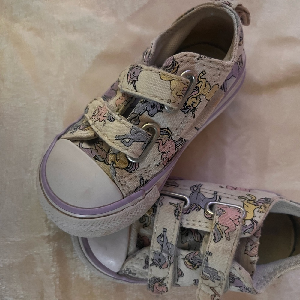 Kids Unicorn Pattern Sneakers with Velcro Straps